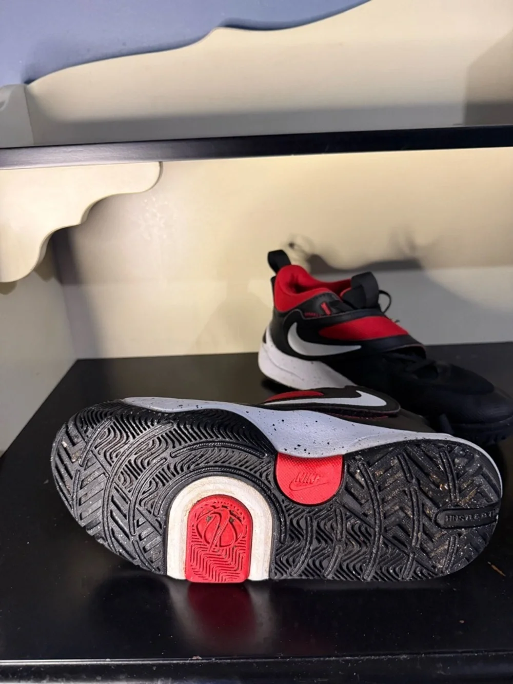 Nike Kids Black and Red Athletic Sneakers with White Speckled Midsole